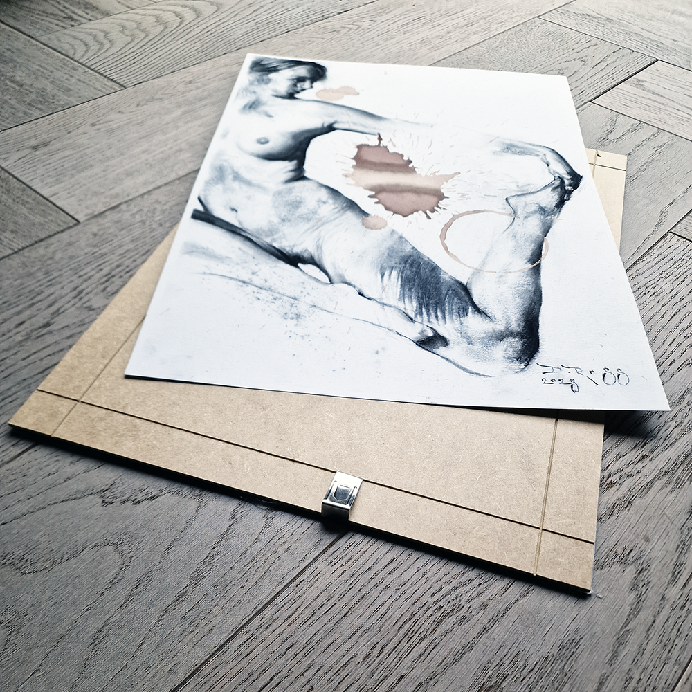 Female Figure Drawing, Annata in Charcoa